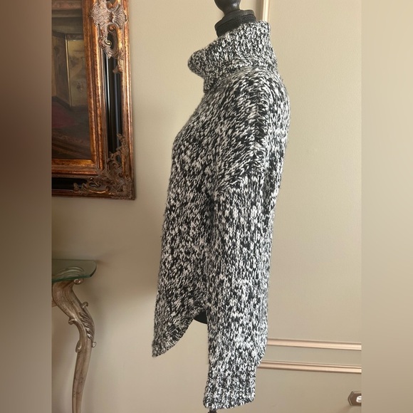 Treasure & Bond Black White Marled Chunky Knit Turtleneck Sweater Size Medium - Picture 5 of 8